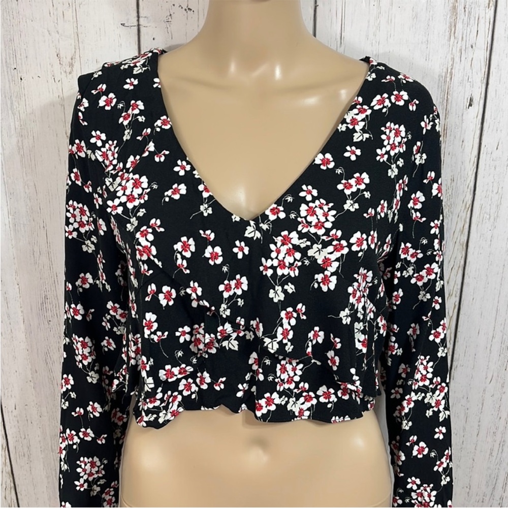 NWT Zara Black and Pink Ruffled Crop Blouse